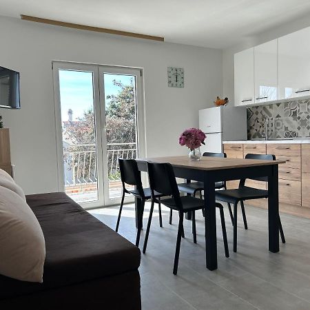 Apartments Ljubomir Rogoznica  Buitenkant foto