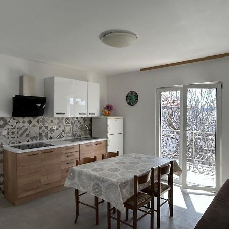 Apartments Ljubomir Rogoznica  Buitenkant foto