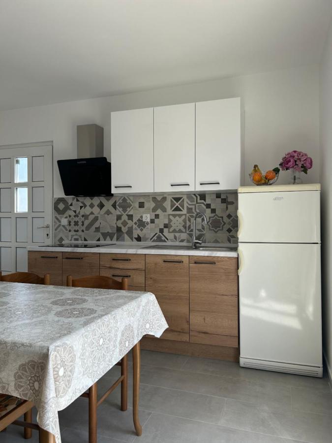 Apartments Ljubomir Rogoznica  Buitenkant foto