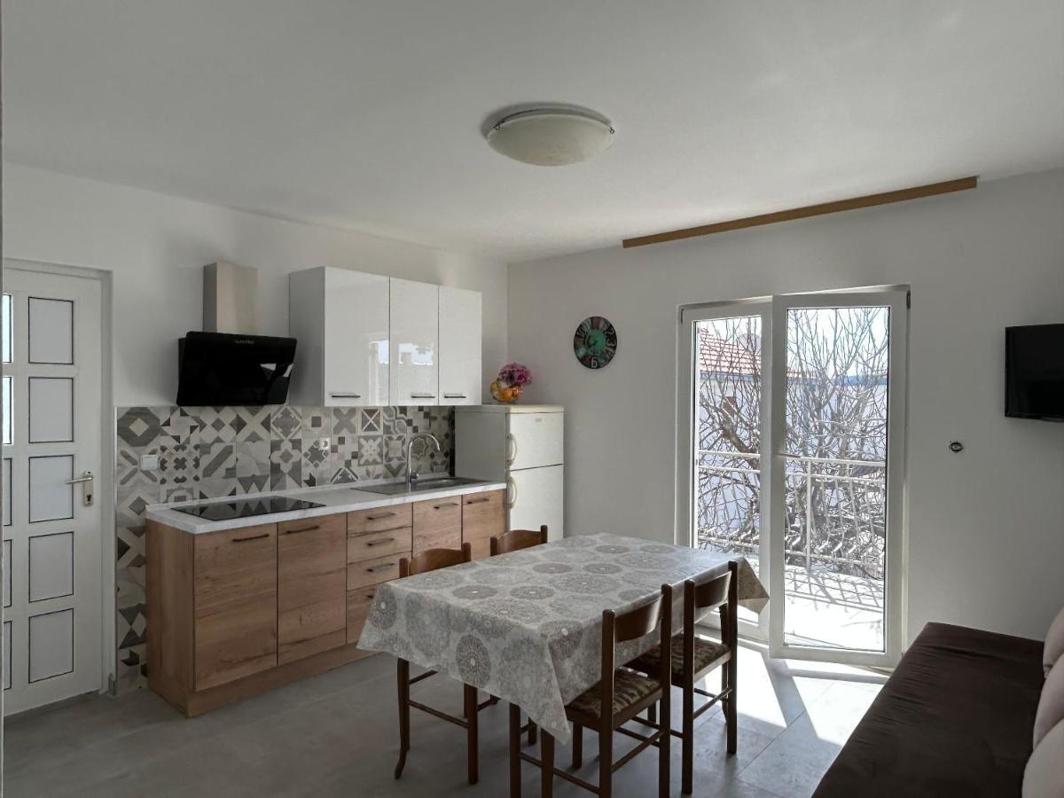 Apartments Ljubomir Rogoznica  Buitenkant foto