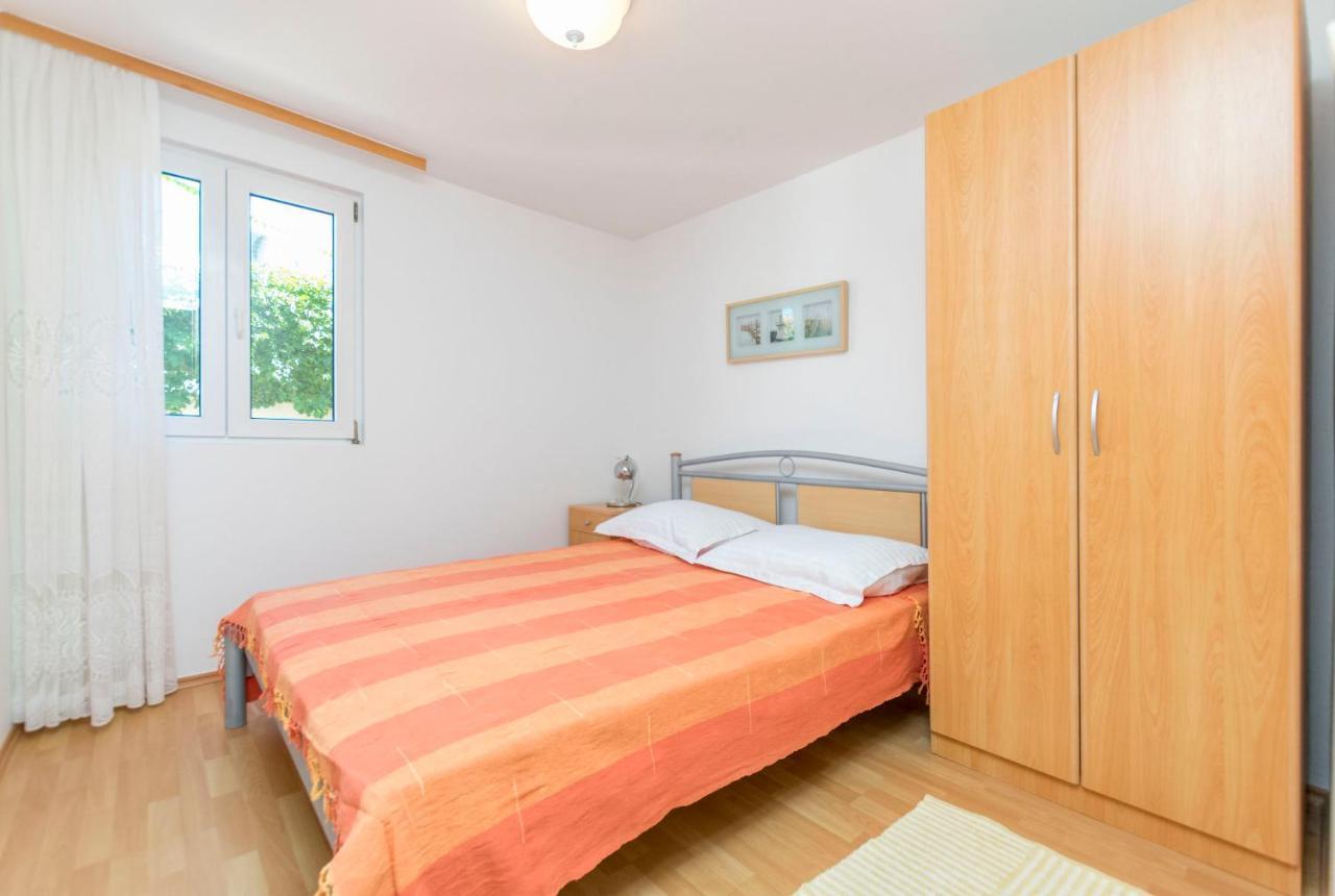 Apartments Ljubomir Rogoznica  Buitenkant foto