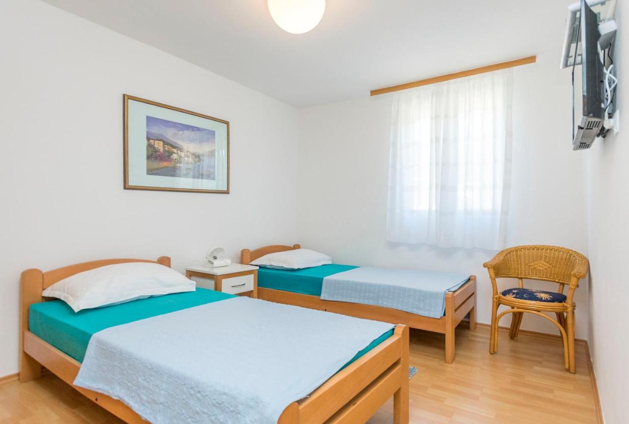 Apartments Ljubomir Rogoznica  Buitenkant foto