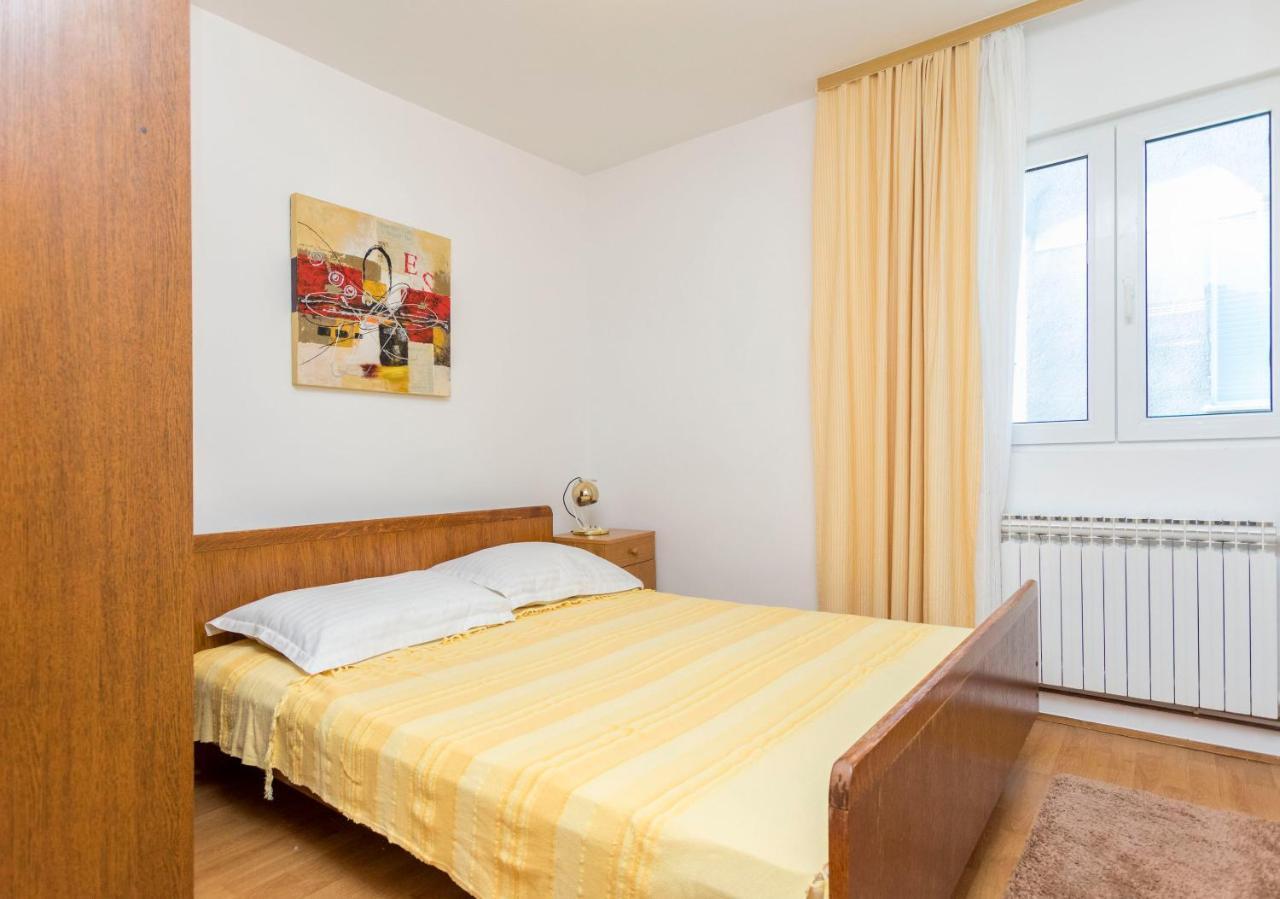Apartments Ljubomir Rogoznica  Buitenkant foto