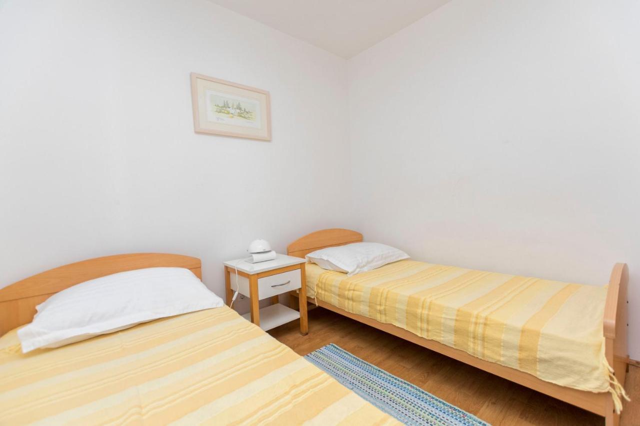Apartments Ljubomir Rogoznica  Buitenkant foto
